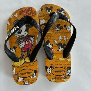 Excellent condition! Size 13 boys Havaianas Flip Flops